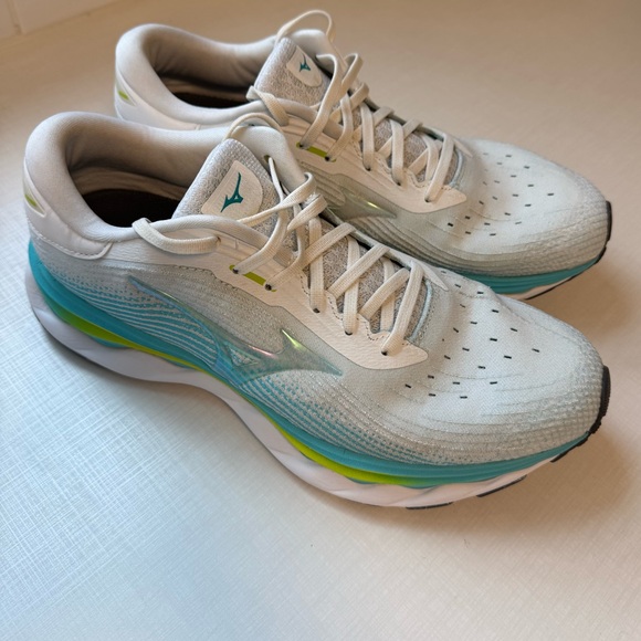 Mizuno Women's Wave Sky 5 Running Shoes White, Size 10.5 M - Picture 2 of 7